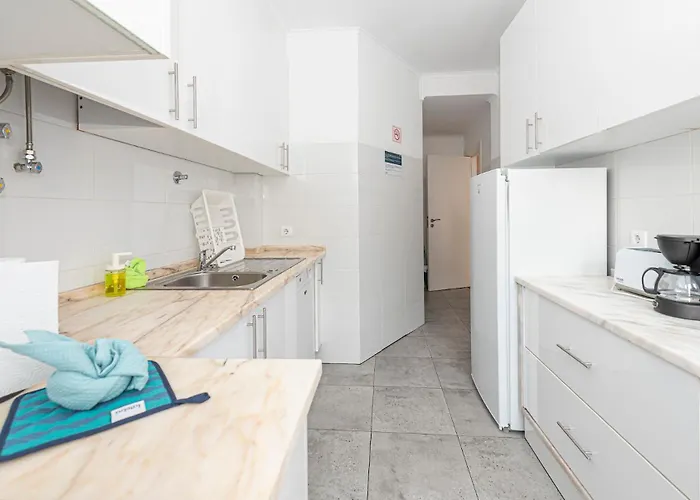 Houze Spacious Near Marques De Pombal Apartment Lisbon